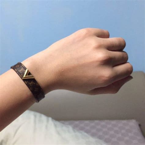 louis vuitton petit bracelet|louis vuitton bracelet size chart.